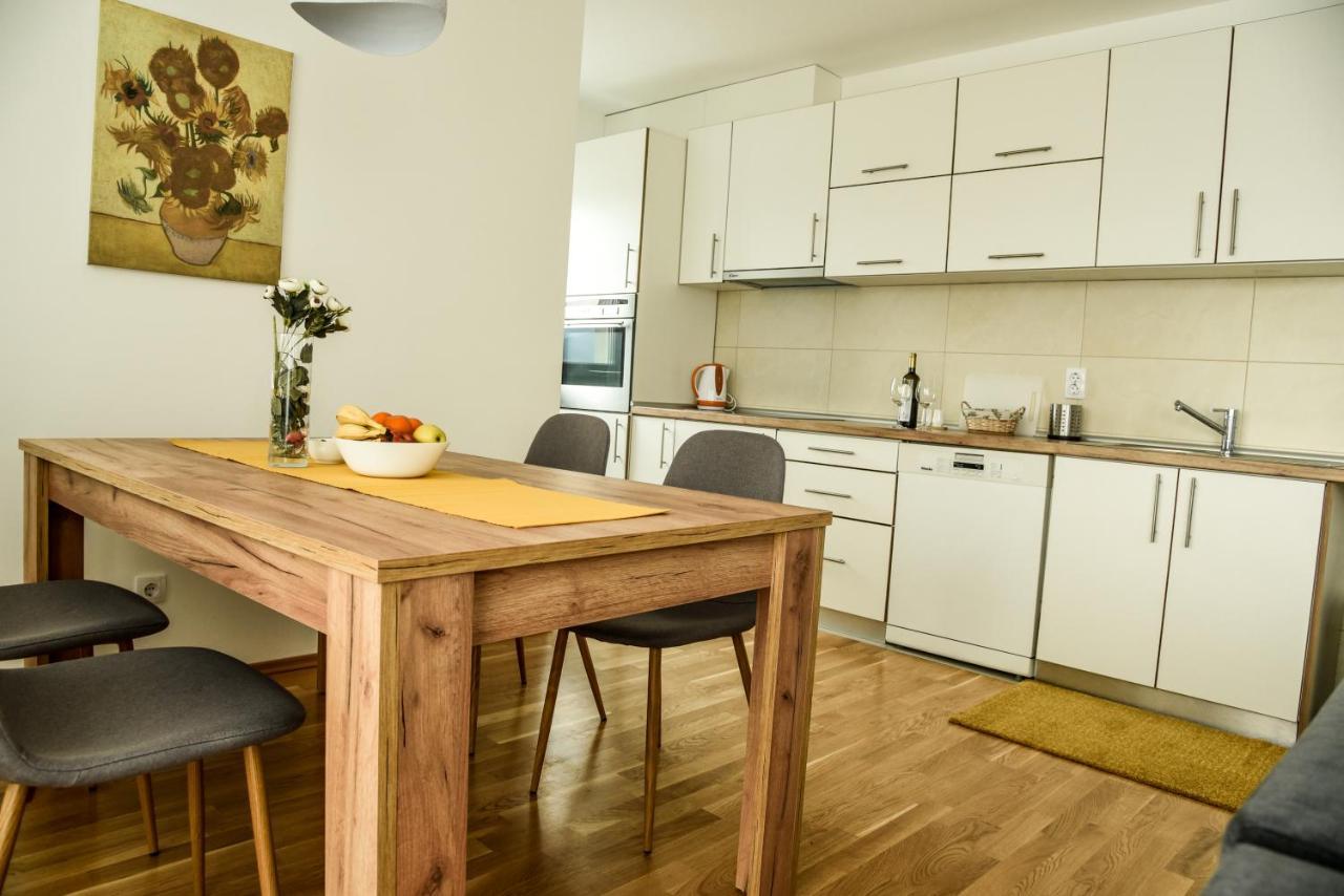Suncokret Apartmani Loznica Buitenkant foto