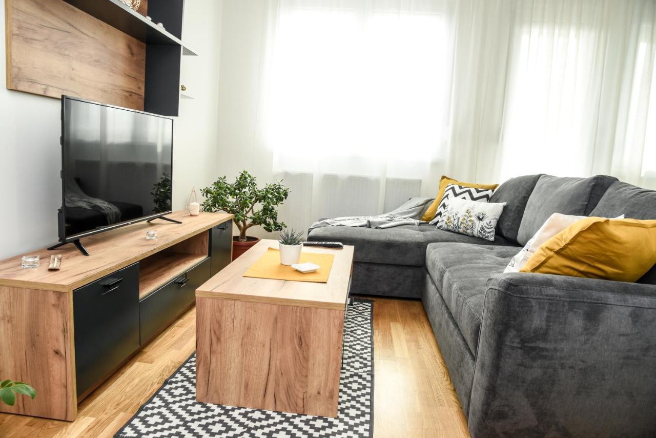 Suncokret Apartmani Loznica Buitenkant foto