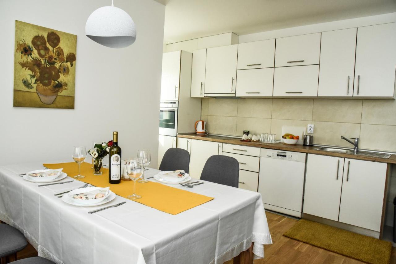 Suncokret Apartmani Loznica Buitenkant foto