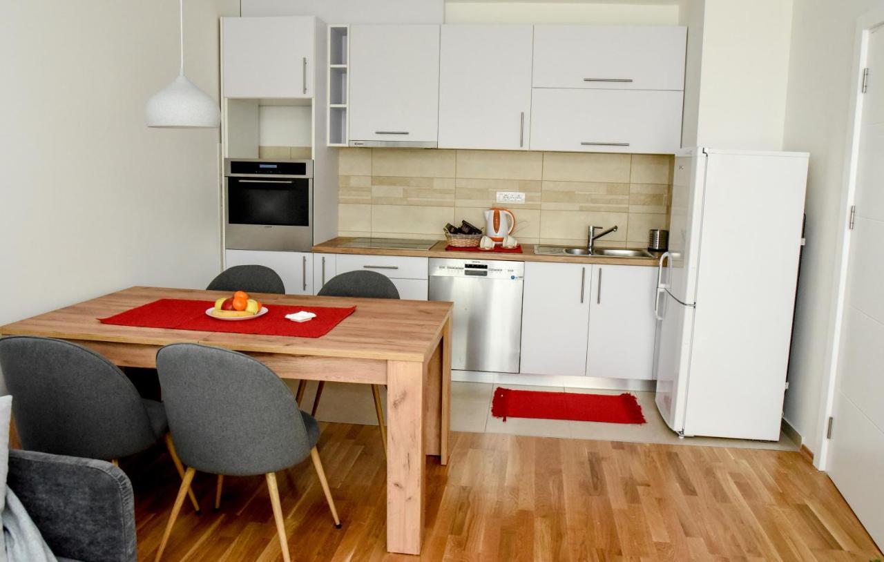 Suncokret Apartmani Loznica Buitenkant foto