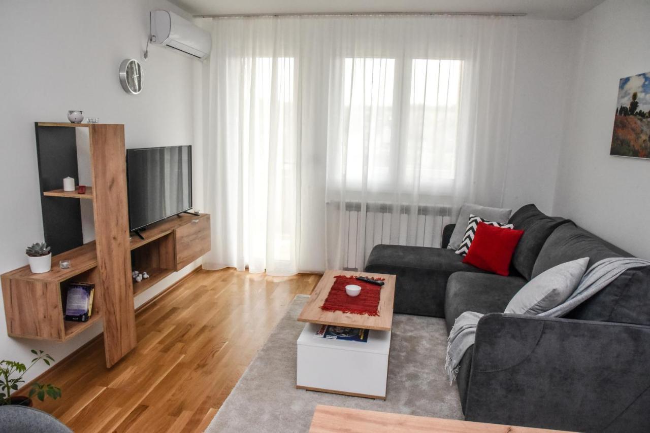 Suncokret Apartmani Loznica Buitenkant foto