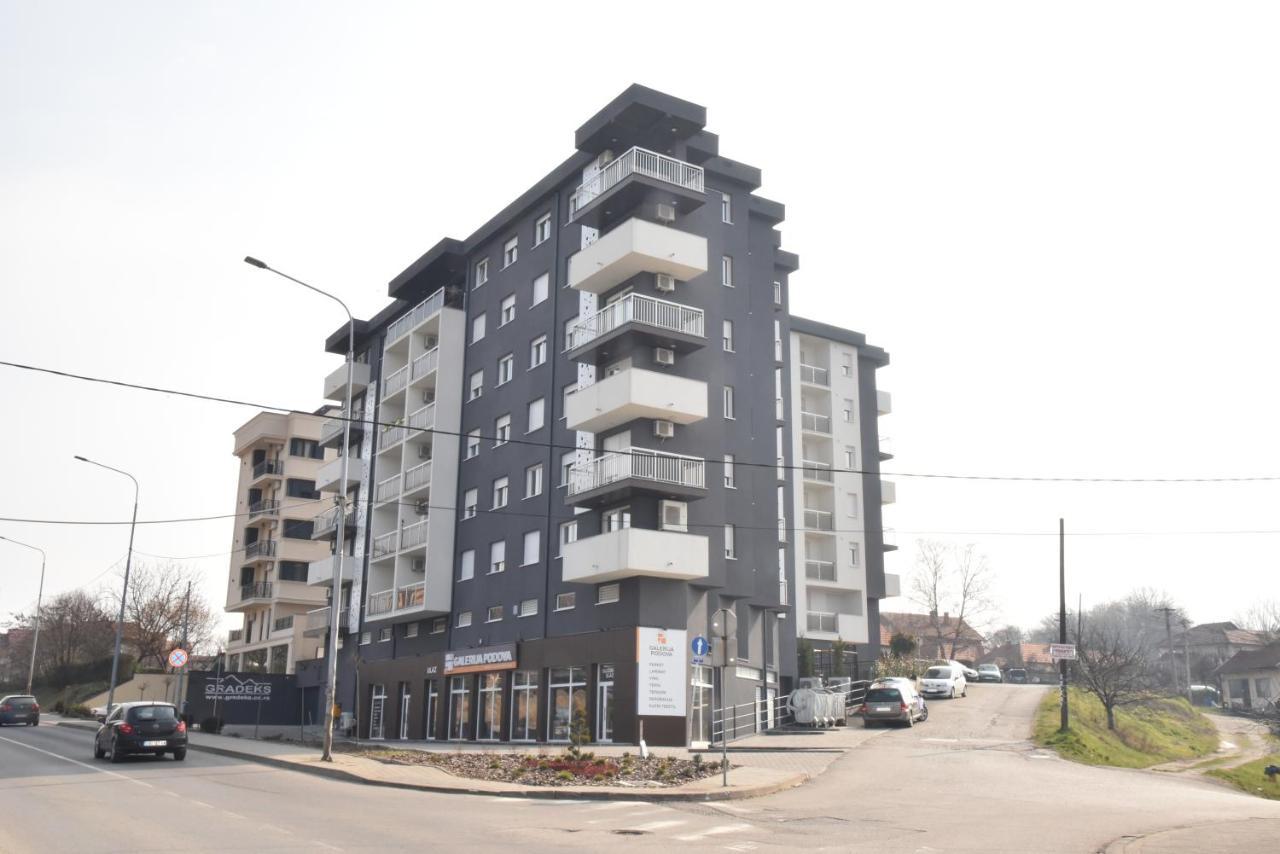 Suncokret Apartmani Loznica Buitenkant foto